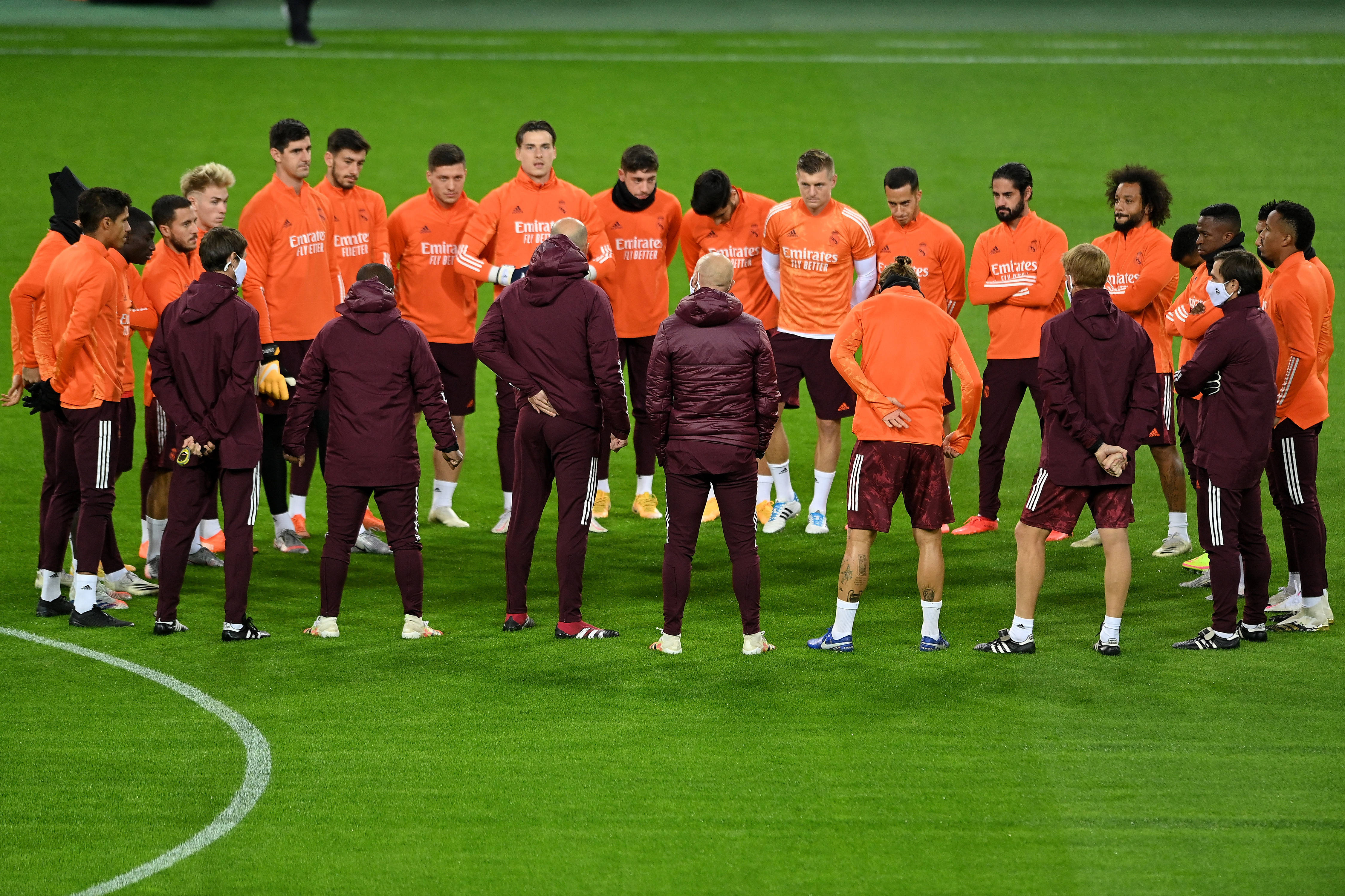 J9九游会官方网站-包含集结日武汉三镇备战欧冠；篮板制胜细节曝光；更衣室稳定；医务组通报恢复的词条