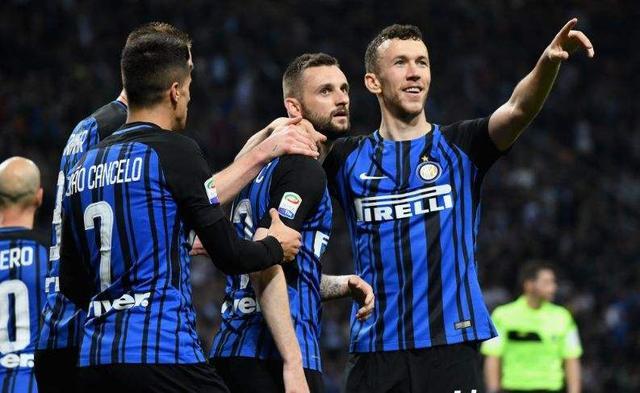 九游会登录-包含社区盾倒计时，皇家马德里今夜官宣签约，细节引发关注，媒体盛赞，数据趋势出现新变化的词条